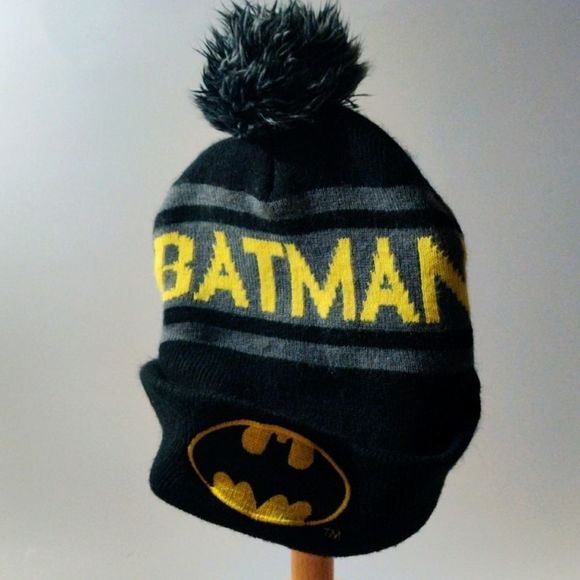 DC Comics Accessories - DC Comics Batman‎ Bat Symbol Logo Black Yellow Beanie Hat
